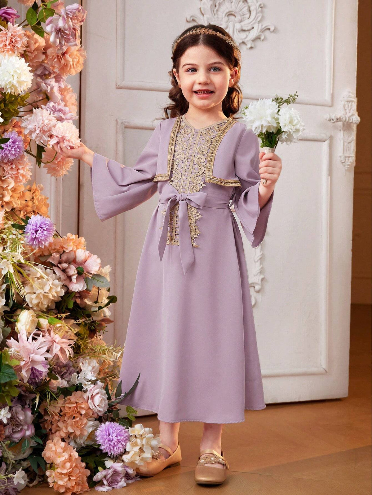 Young Girl Knitted Solid Color V-Neck Embroidered Ribbon False Two-Piece Dress