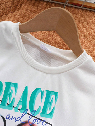 Young Girl Letter & Figure Graphic Pullover & Denim Skirt