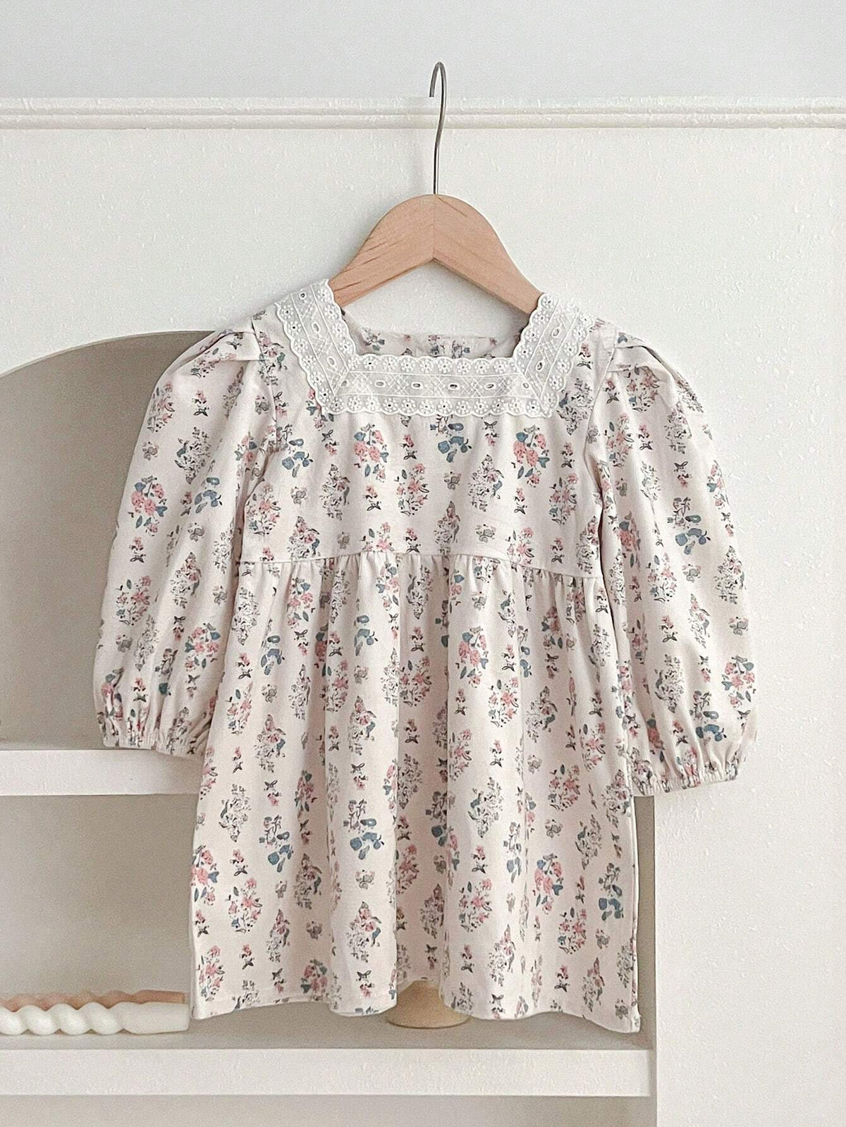 Young Girl Long Sleeve Floral Print Bubble Lantern Sleeve Skater Dress