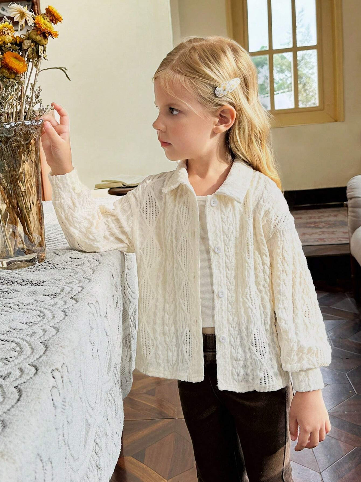 Young Girl Loose Fit White Rhombus Pattern Knit Casual Blouse