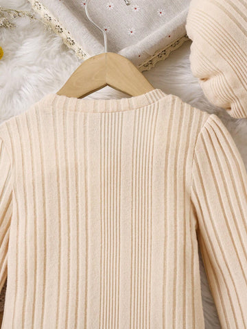 Young Girl Casual Knit Crew Neck Long Sleeve Dress With Matching Hat