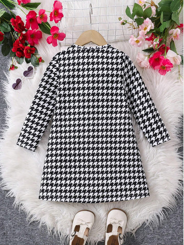 Young Girl Plaid Print Cute Girl Graphic Oversized Casual Knitted Dress