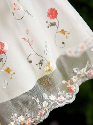 Young Girl Princess Dress Beautiful Embroidery Light Formal Dress Sweet Elegant Dress