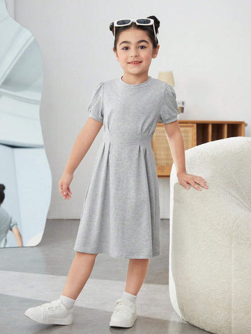 Young Girl Round Neck Short Sleeve Waist Pleated Casual Dress