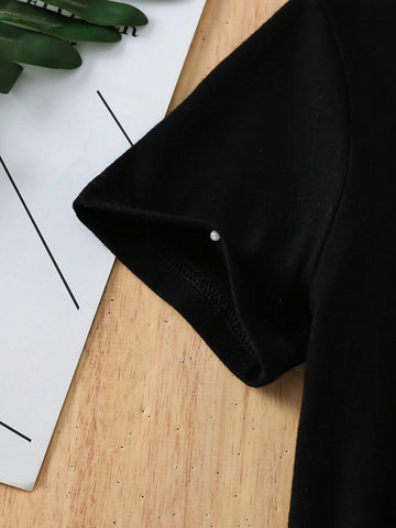 Young Girl Simple Casual Solid Color Round Neck T-Shirt Suitable For Daily Outings In Spring And Summer