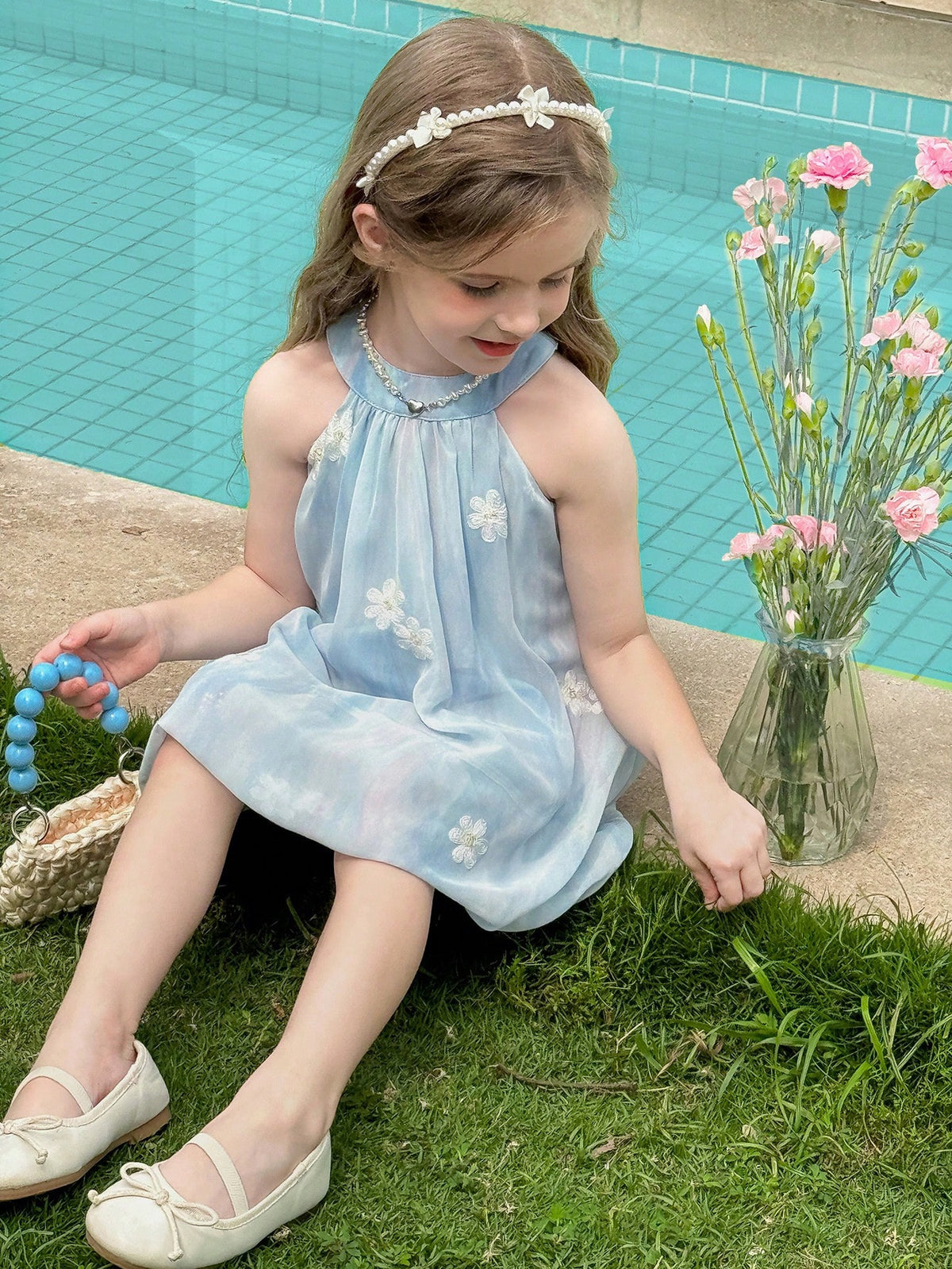 Young Girl Sleeveless Woven Solid Color Embroidered Round Neck Pullover Dress