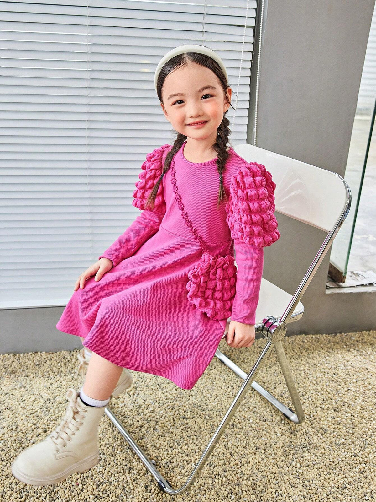 Young Girl Solid Color Knit Round Neck Gigot Sleeve Fitted Casual Dress With Sling Bag