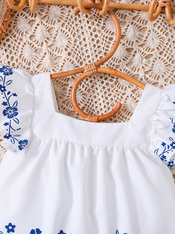 Young Girl Style Floral Placement Print Blouse And Solid Color Shorts Set