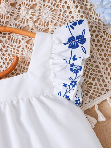 Young Girl Style Floral Placement Print Blouse And Solid Color Shorts Set