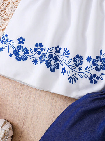 Young Girl Style Floral Placement Print Blouse And Solid Color Shorts Set