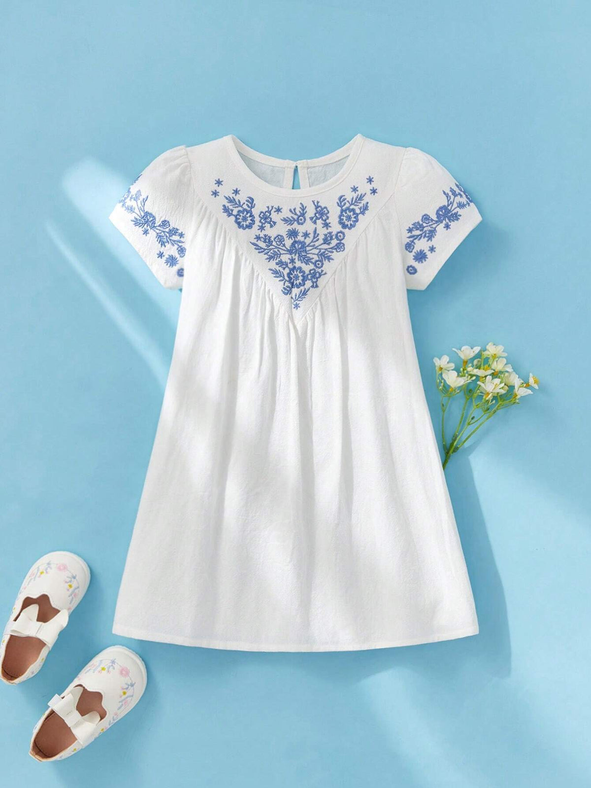 Young Girl Summer Casual Flower Embroidery Bubble Sleeves Dress