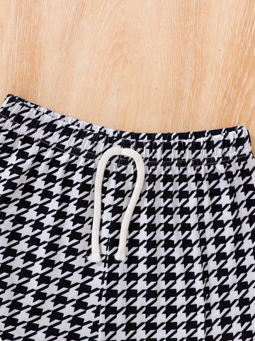 Young Girl Summer Casual Letter Graphic Tee & Houndstooth Print Shorts