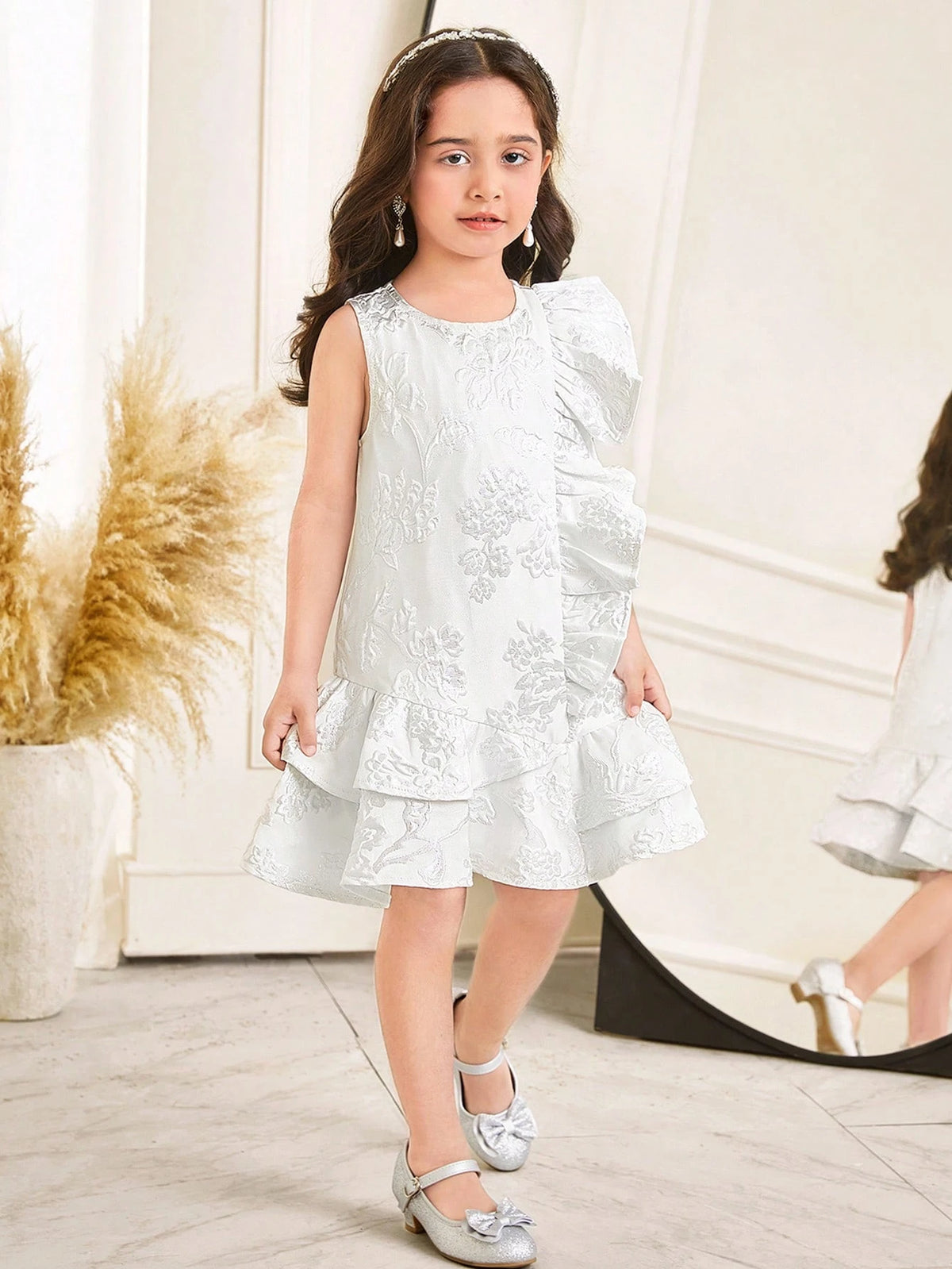 Young Girl White Elegant Jacquard Satin Layered Ruffle Ruched A-Line Asymmetrical Hem Sleeveless Dress