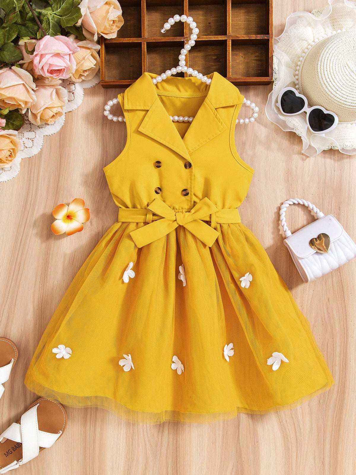 Young Girl Yellow Floral Sleeveless Princess Dress, Sleeveless Design With Double-Breasted Button, Cinched Waist For Elegant Princess Style