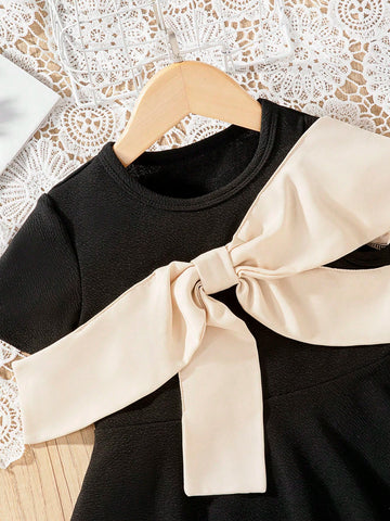 Young Girl & Young Girl Casual Elegant Silk-Like Satin Poplin Fabric Chic Refined Sweet Heart Outfits, Showcasing Distinctive Design