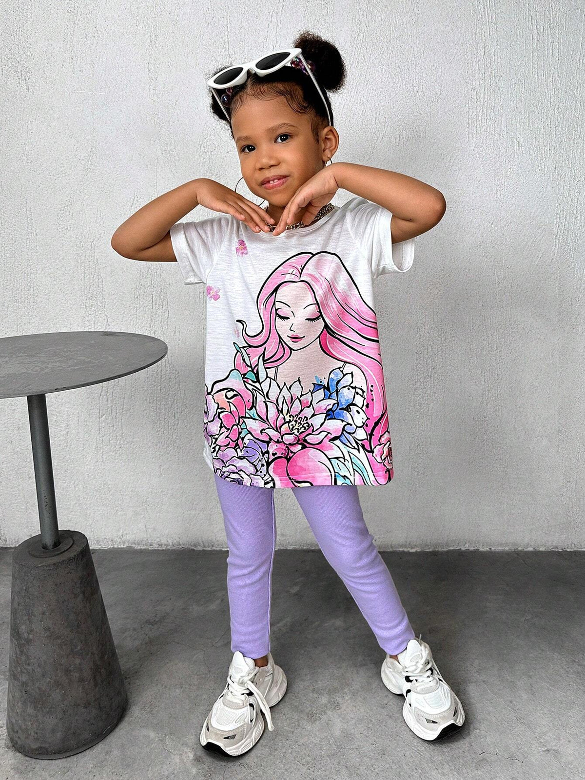 Young Girls' Cartoon Printed Short Sleeve Top And Solid Color Pants Casual Summer Outfit, 2pcs/Set