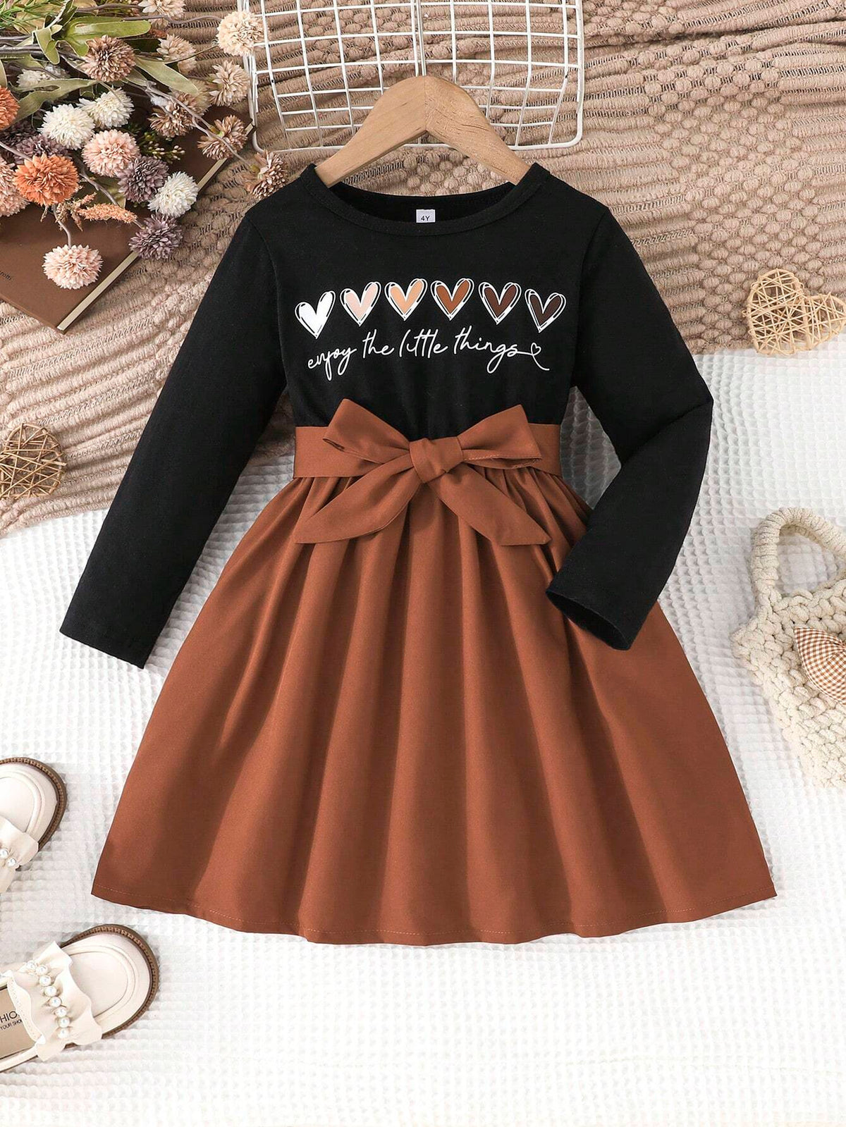 Young Girls Casual Minimalist English Letter & Heart Print Long Sleeve Round Neck Dress With Belt, Spring & Autumn