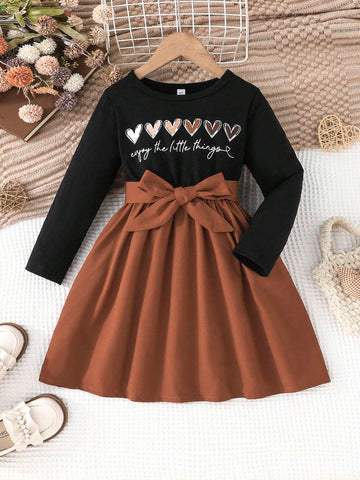 Young Girls Casual Minimalist English Letter & Heart Print Long Sleeve Round Neck Dress With Belt, Spring & Autumn
