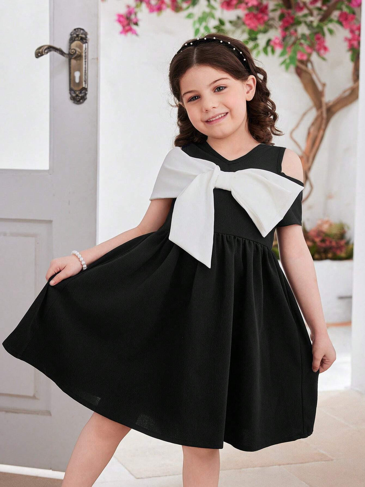 Young Girl's Elegant Color-Block Open Shoulder Dress With Bow Decorations, Summer
