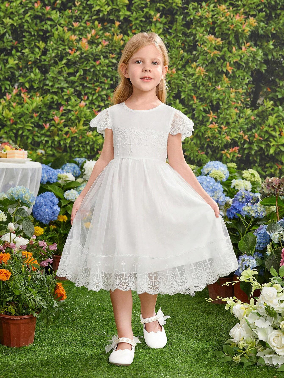 Young Girl's Elegant Party Dress With Lace Patchwork, Mesh Fabric And Ruffled Hemline