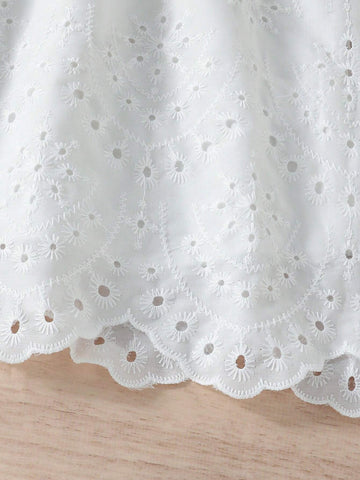 Young Girls' Fashionable Embroidered White V-Neck Cinching Waist White Dress
