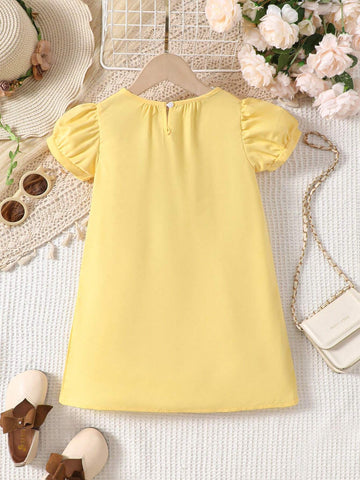 Young Girls" Fashionable Short Sleeve Dress With Flower Embellishment