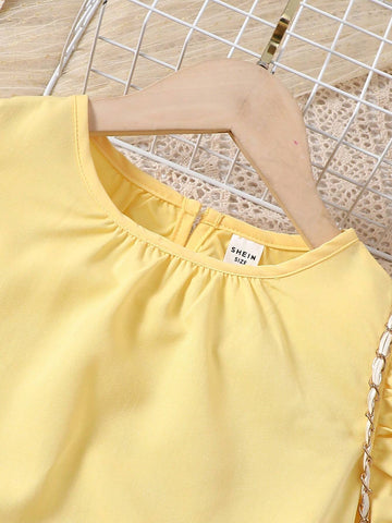 Young Girls" Fashionable Short Sleeve Dress With Flower Embellishment