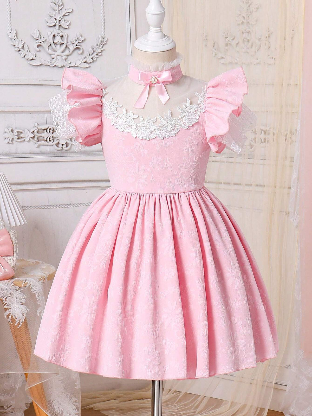 Young Girl's Gorgeous And Pink Princess Dress With Elegant Mesh Lace And Floral Patterns, Suitable For Spring And Summer, High-End Banquets, And Wedding Occasions.