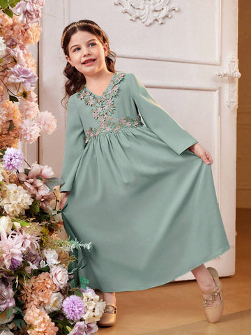 Young Girl's Knitted Solid Color V-Neck Embroidered Lace Trim Flared Sleeve Bodycon Casual Dress