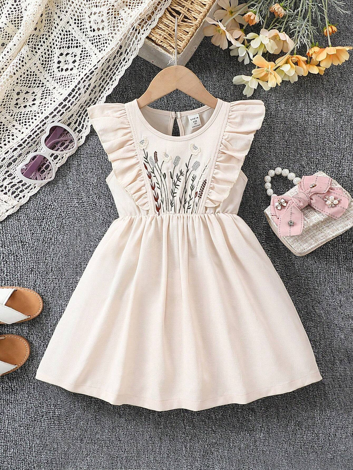 Young Girl's Round Neck Short Sleeve Plant Embroidered A-Line Dress