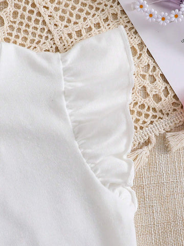 Young Girl's Short Sleeve Top With Letter Print & Ruffle Trim And Floral Printed Shorts