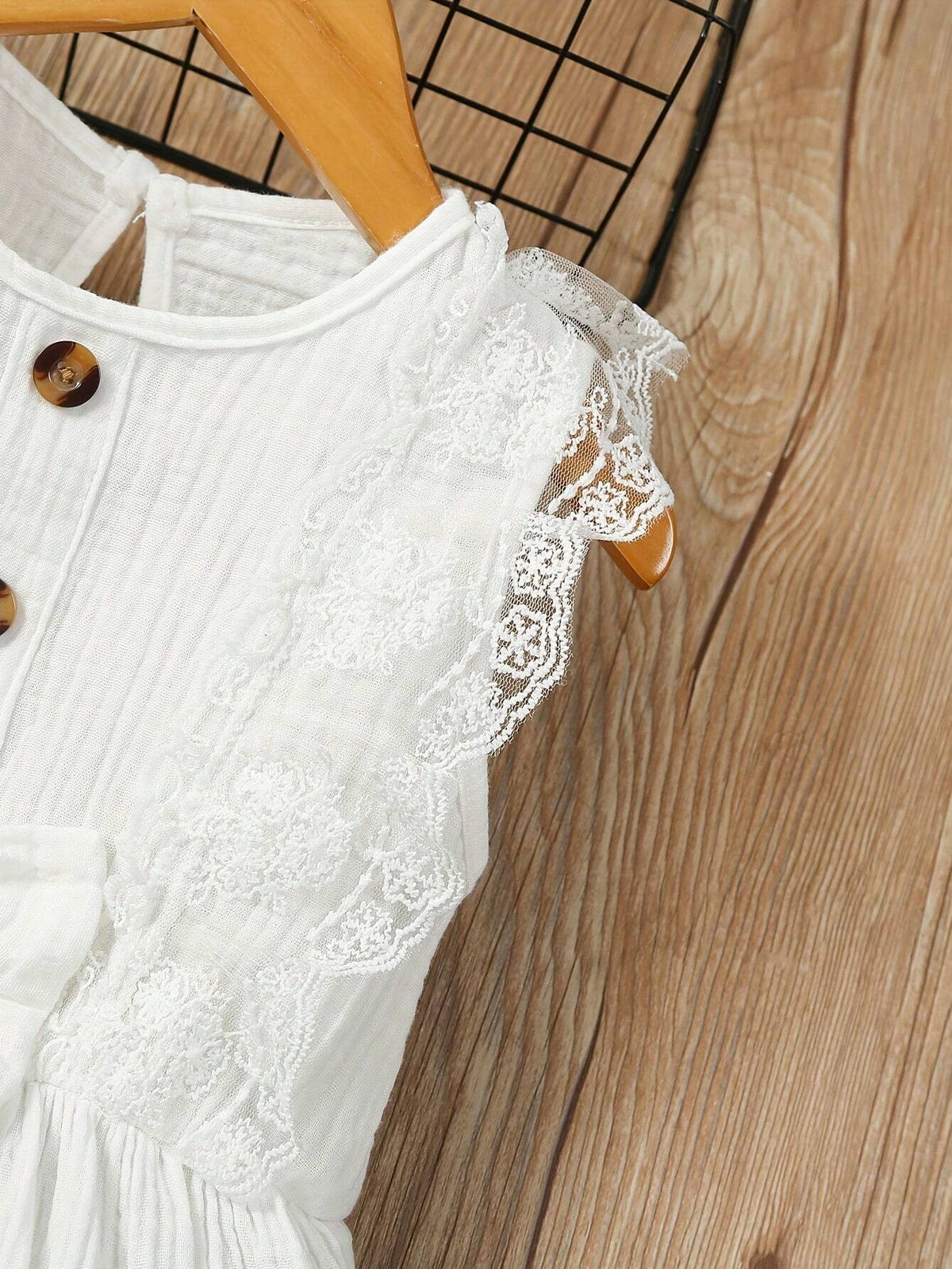 Young Girl's Sleeveless Lace Dress With Bow