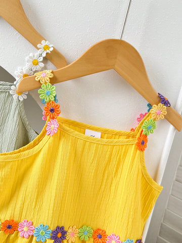 Young Girl's Sleeveless Mini Daisy Print Green Dress And Yellow Dress Set, Cute Summer Style