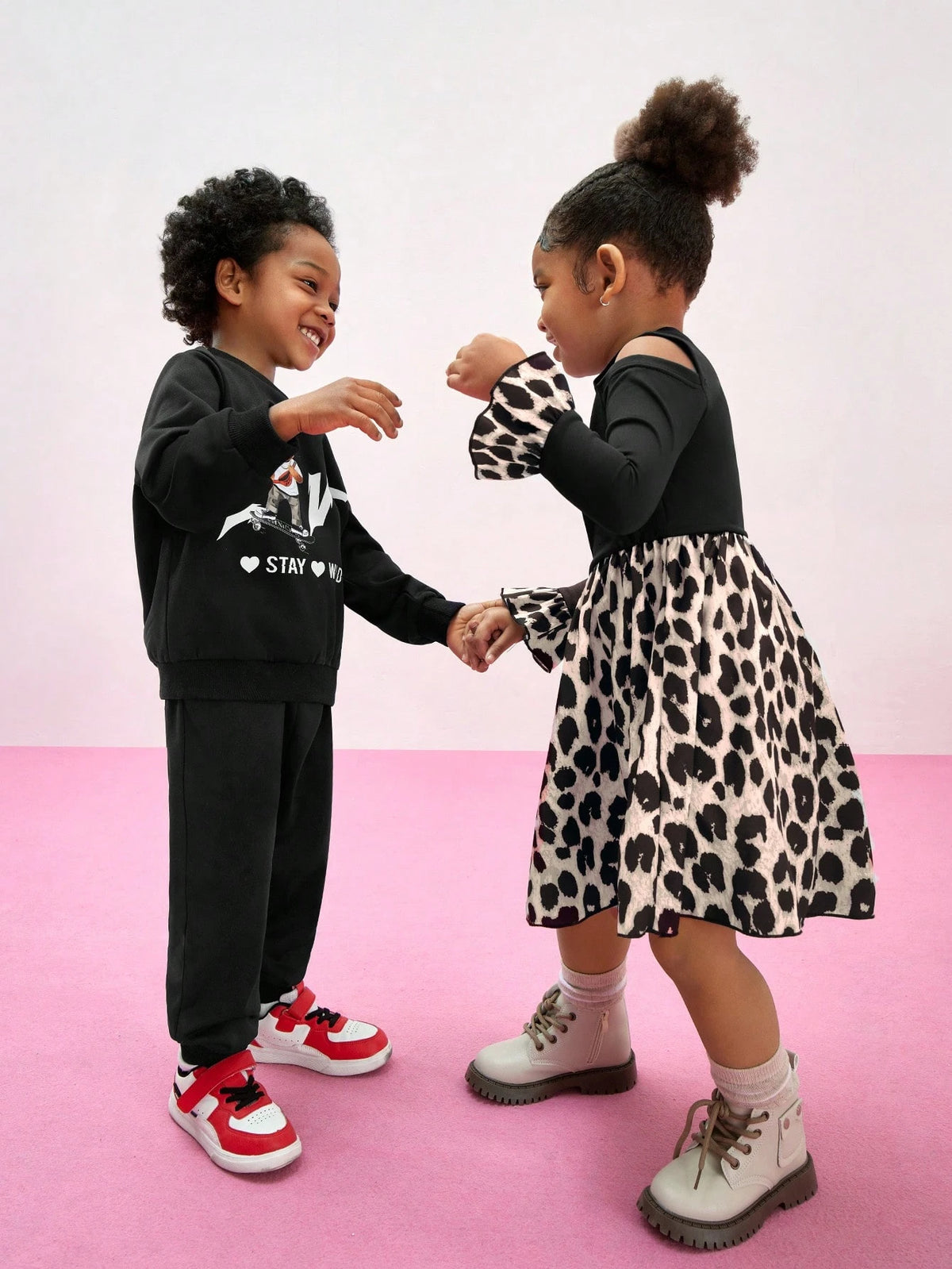 Young Girl's Solid Color Splice Round Neck Open Shoulder Long Sleeve Simple Dress