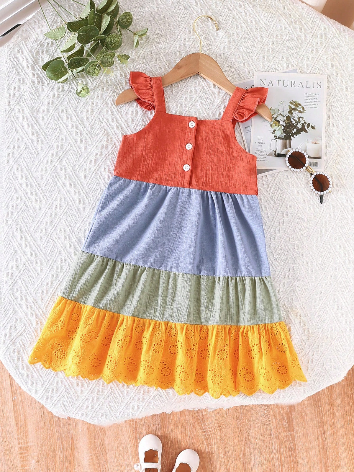 Young Girls' Summer Holiday Style Spaghetti Strap Ruffled Sleeve Colorblock Embroidery Lace Trim Mid-Length Dress