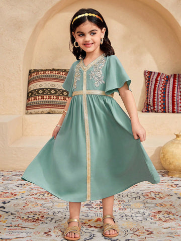 Young Girl's V-Neck Fitted Casual Solid Dress