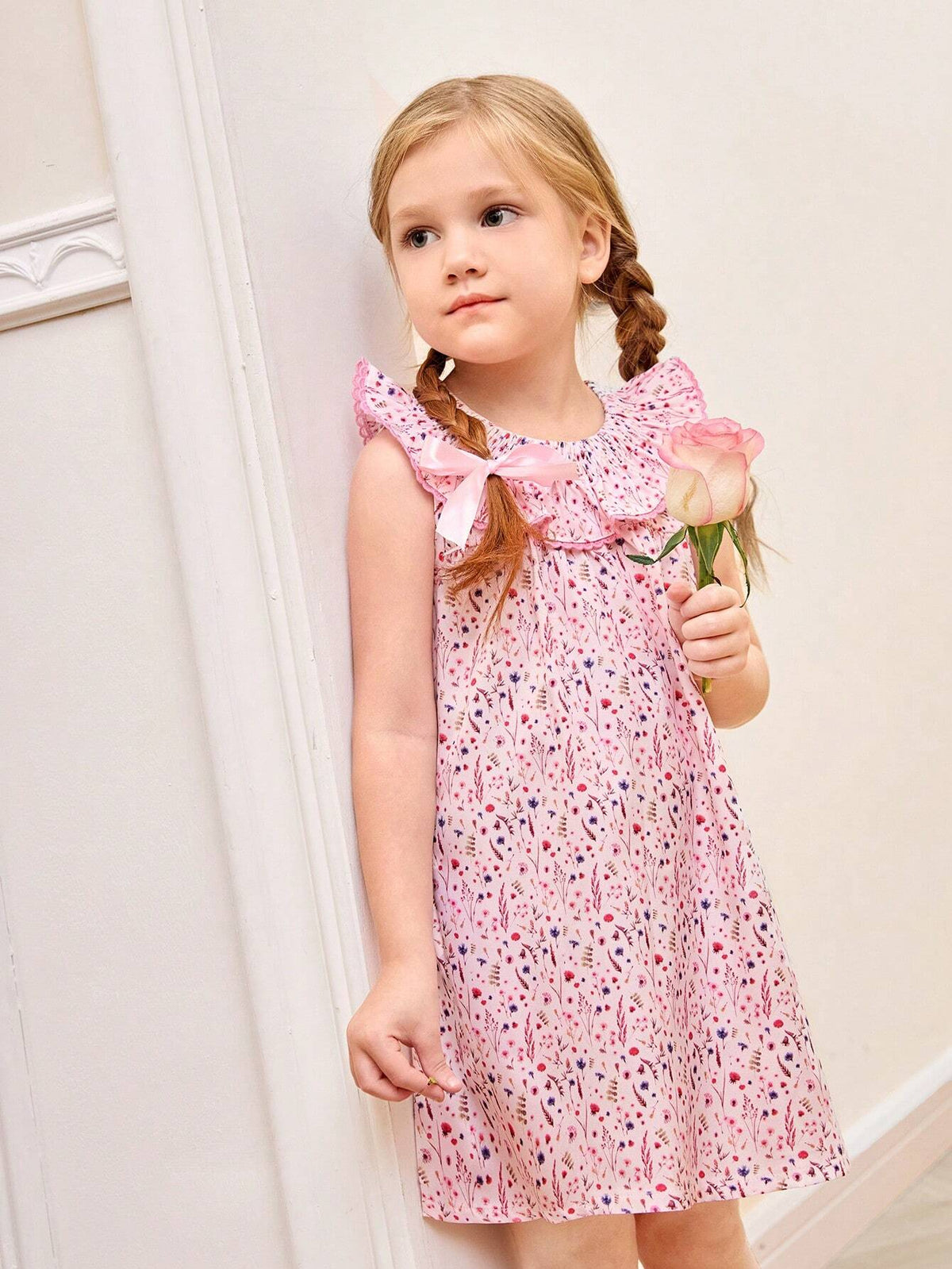 Young Girls' Warm Vacation Ditsy Floral Countryside Style Ruffle Trim Round Neck Dress, Summer