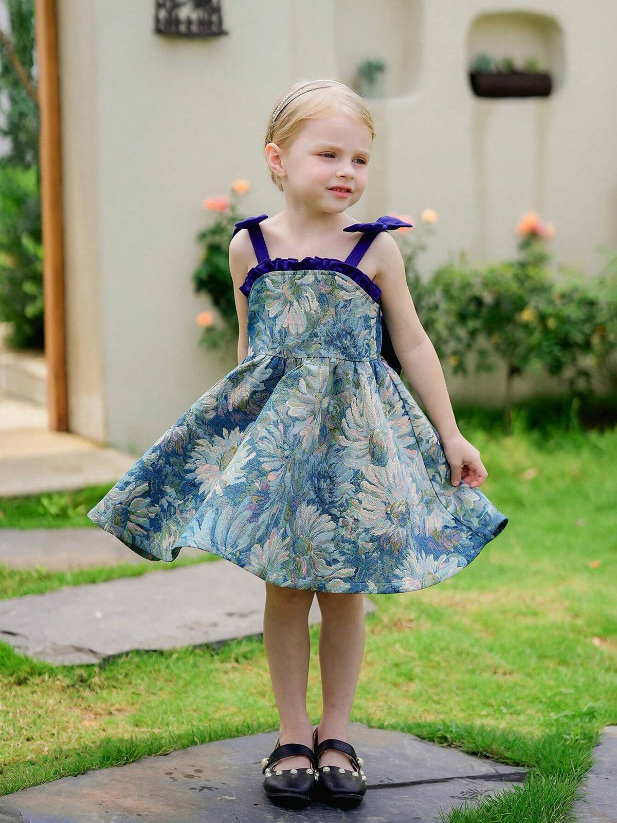 Young Girl's Woven Jacquard Sleeveless Dress With Big Bow-Knot And Elegant Design