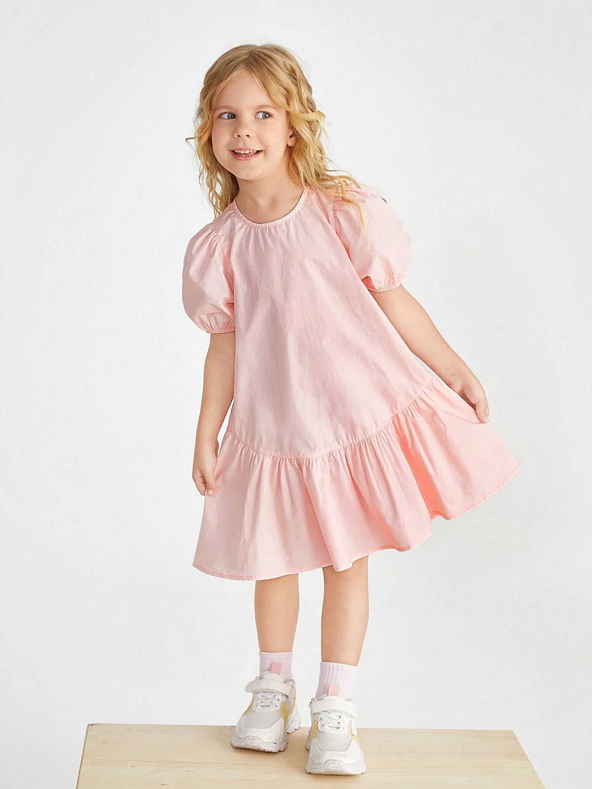 Young Girl's Woven Solid Color Sweet Casual Puff Sleeve Dress With Round Neck