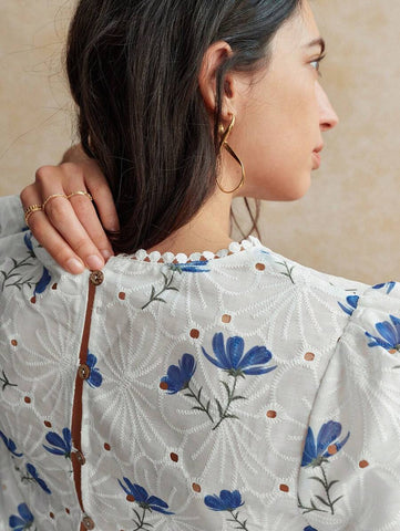 Women's Vintage Loose V-Neck Sleeveless Embroidery Floral Print White Blouse,