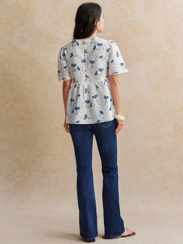 Women's Vintage Loose V-Neck Sleeveless Embroidery Floral Print White Blouse,