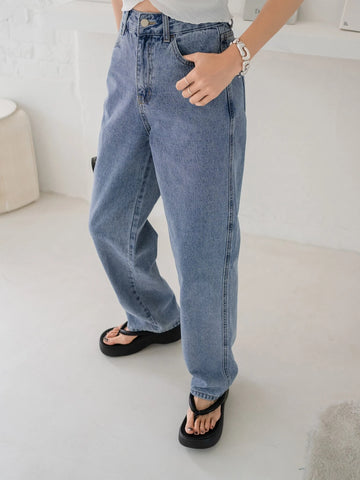 DAZY Contrast Topstitching Boyfriend Jeans