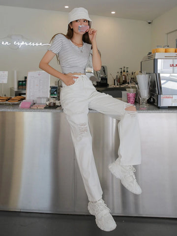 DAZY Distressed Ripped Solid Boyfriend Jeans