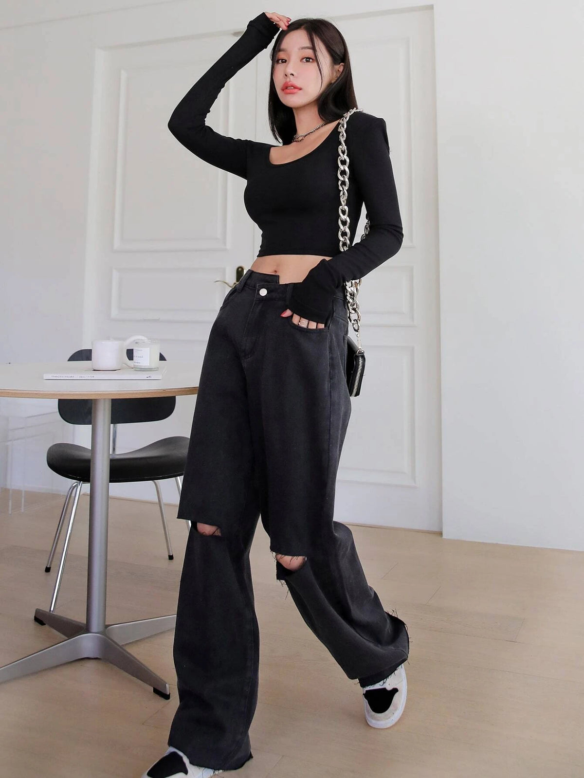 DAZY Stepped Waist Knee Ripped Boyfriend Jeans