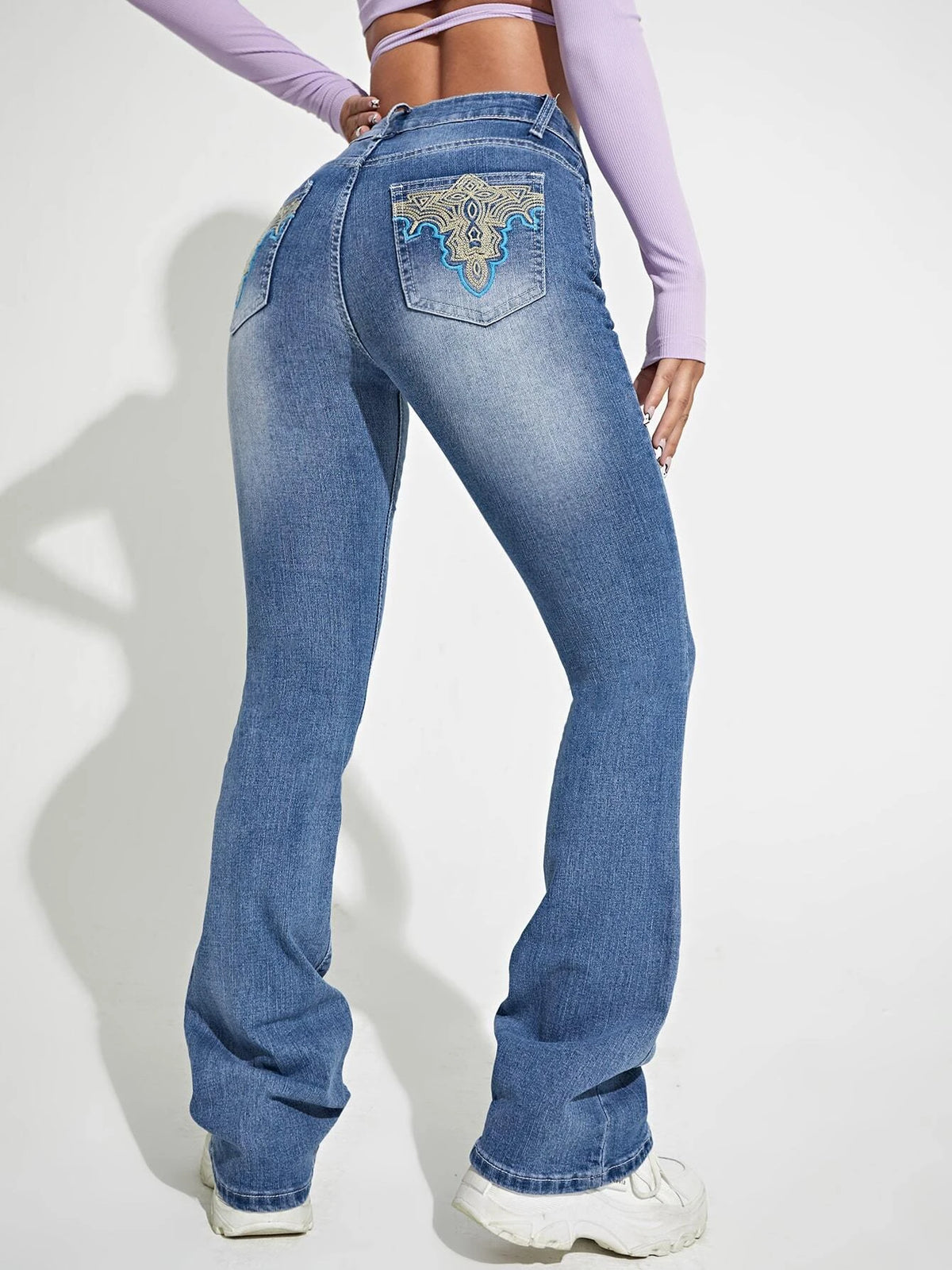 Embroidery Detail Boyfriend Jeans
