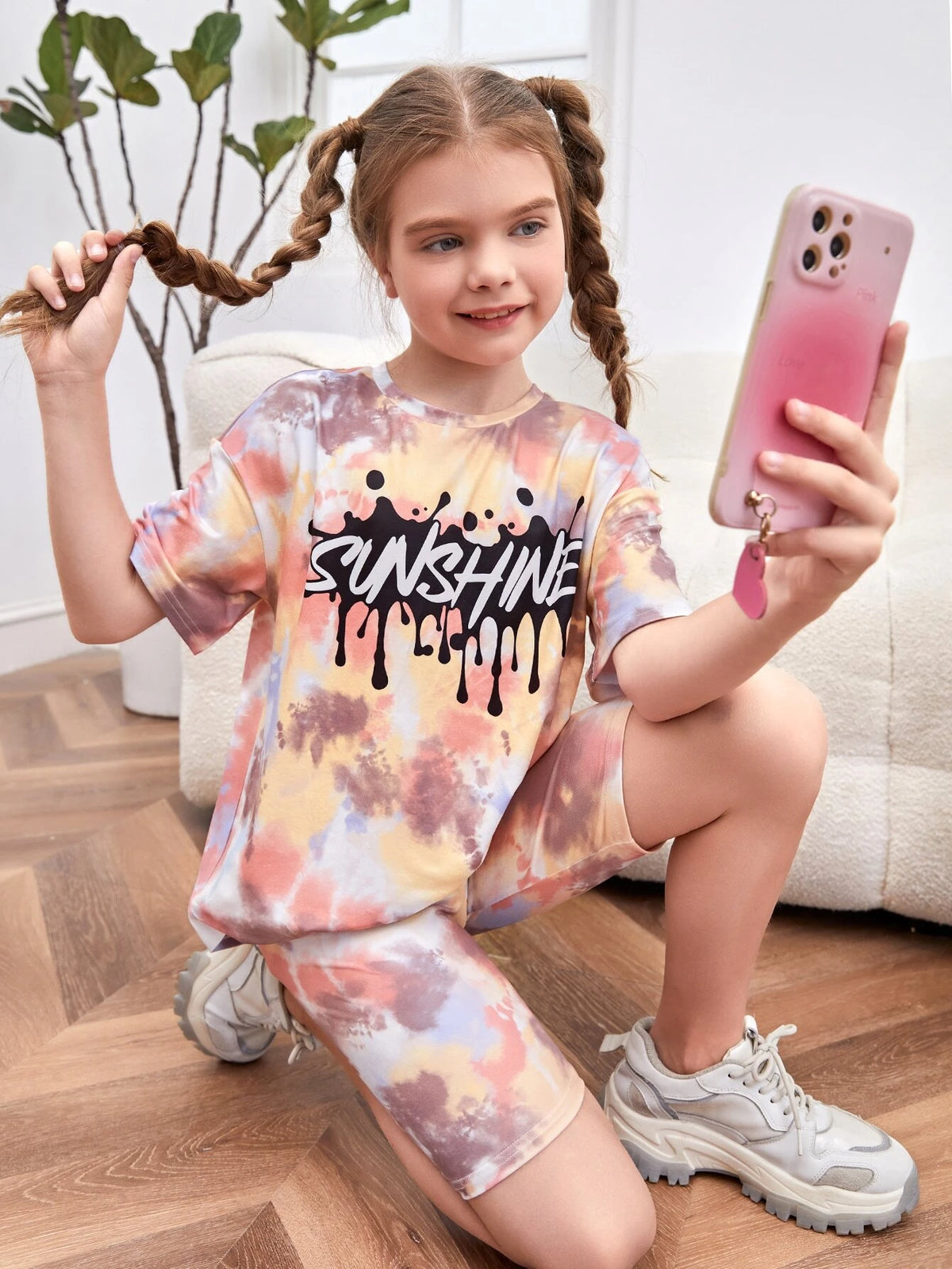 Girls Letter & Tie Dye Print Tee & Biker Shorts Set