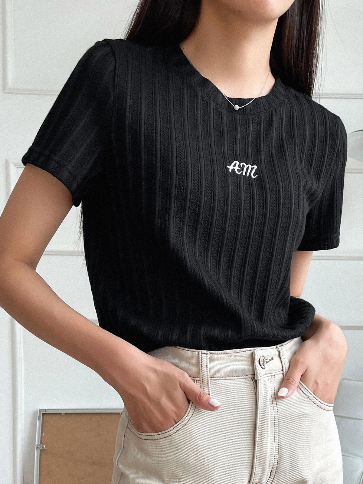 DAZY Letter Embroidery Rib-knit Tee