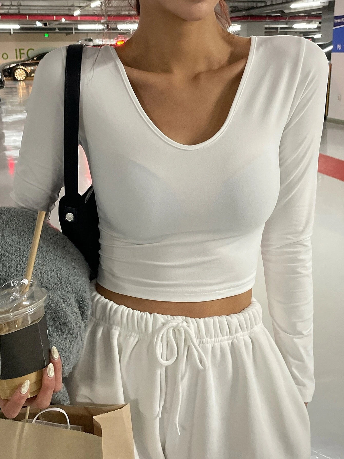 DAZY Solid Scoop Neck Crop Tee