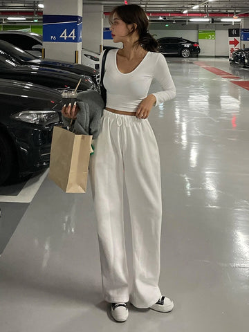 DAZY Solid Scoop Neck Crop Tee