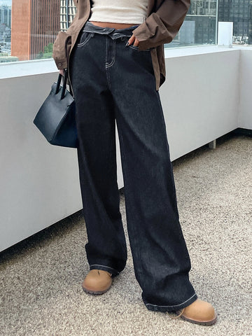 DAZY Top-stitching Slant Pocket Straight Leg Jeans